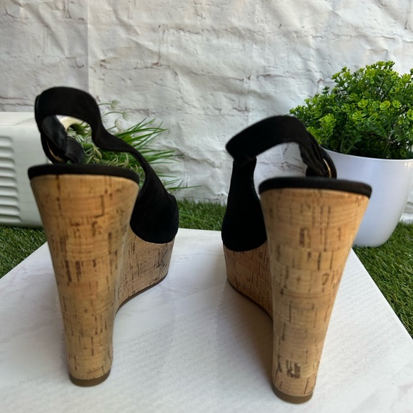 VERONICA BEAR
Dali Sand Suede Peep-Toe Wedge Platform Sandals size 9 - Picture 14 of 16